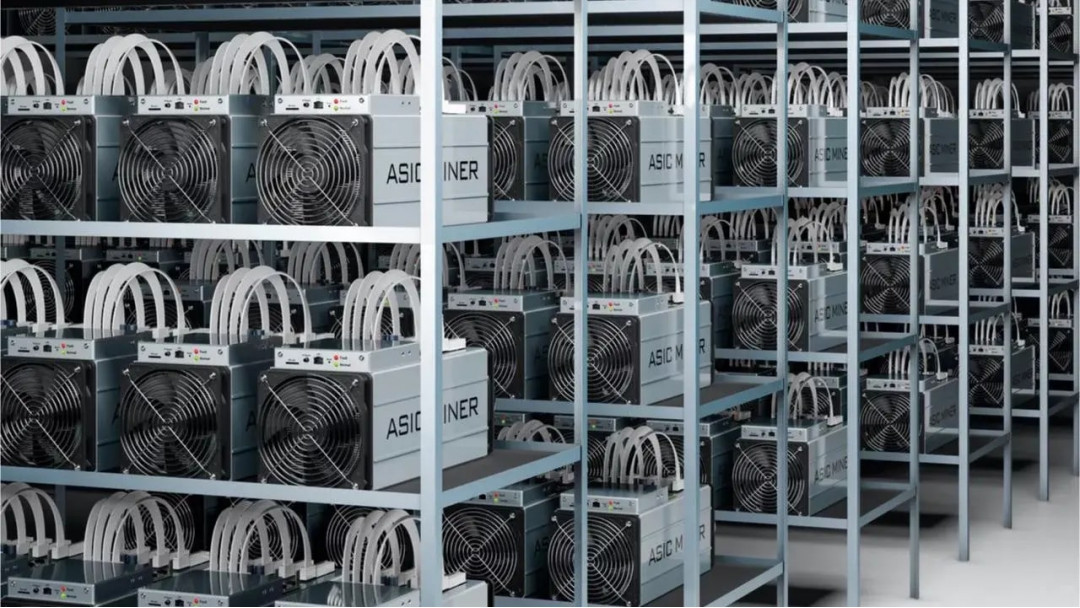 История ASIC-майнеров: от первых моделей до современных машин