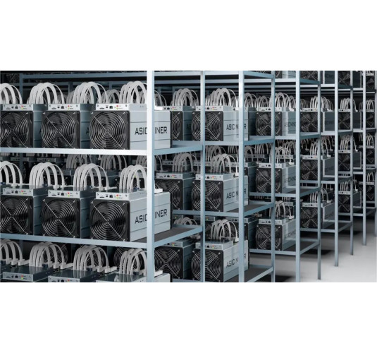 История ASIC-майнеров: от первых моделей до современных машин