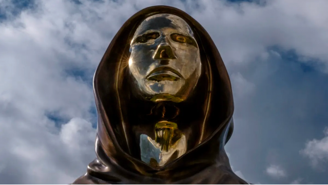 Кто выпустил биткоин