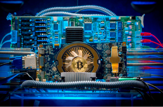 Асики с низким энергопотреблением: экономичная добыча криптовалют в 2025 году